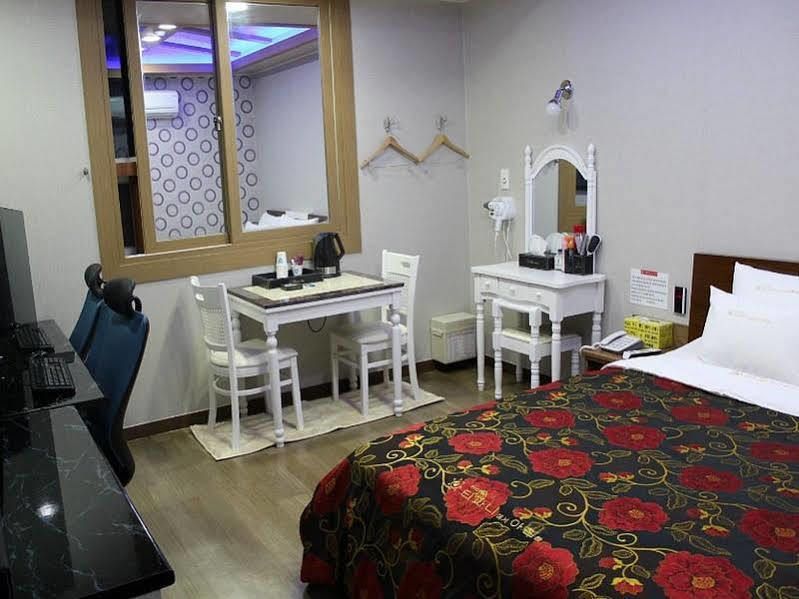Tiffany Motel Mokpo Exterior foto